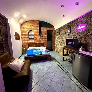 Stone Near The Sea In Cinque Terre Apartment